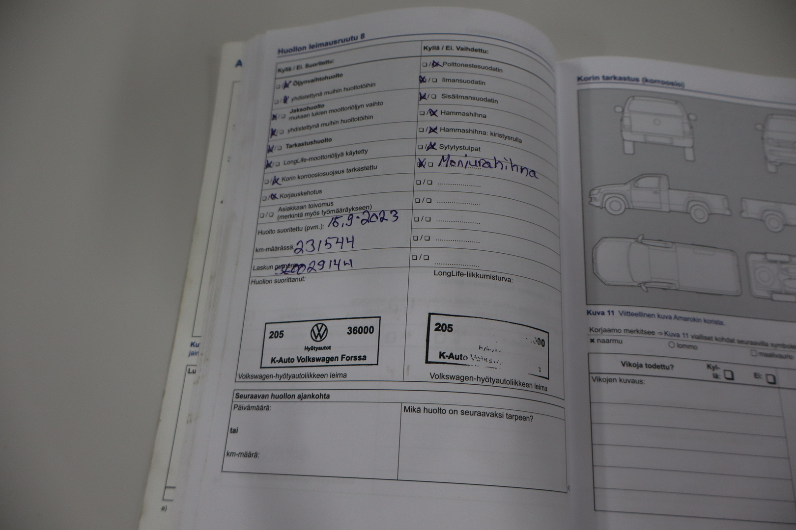 VOLKSWAGEN Amarok 2012