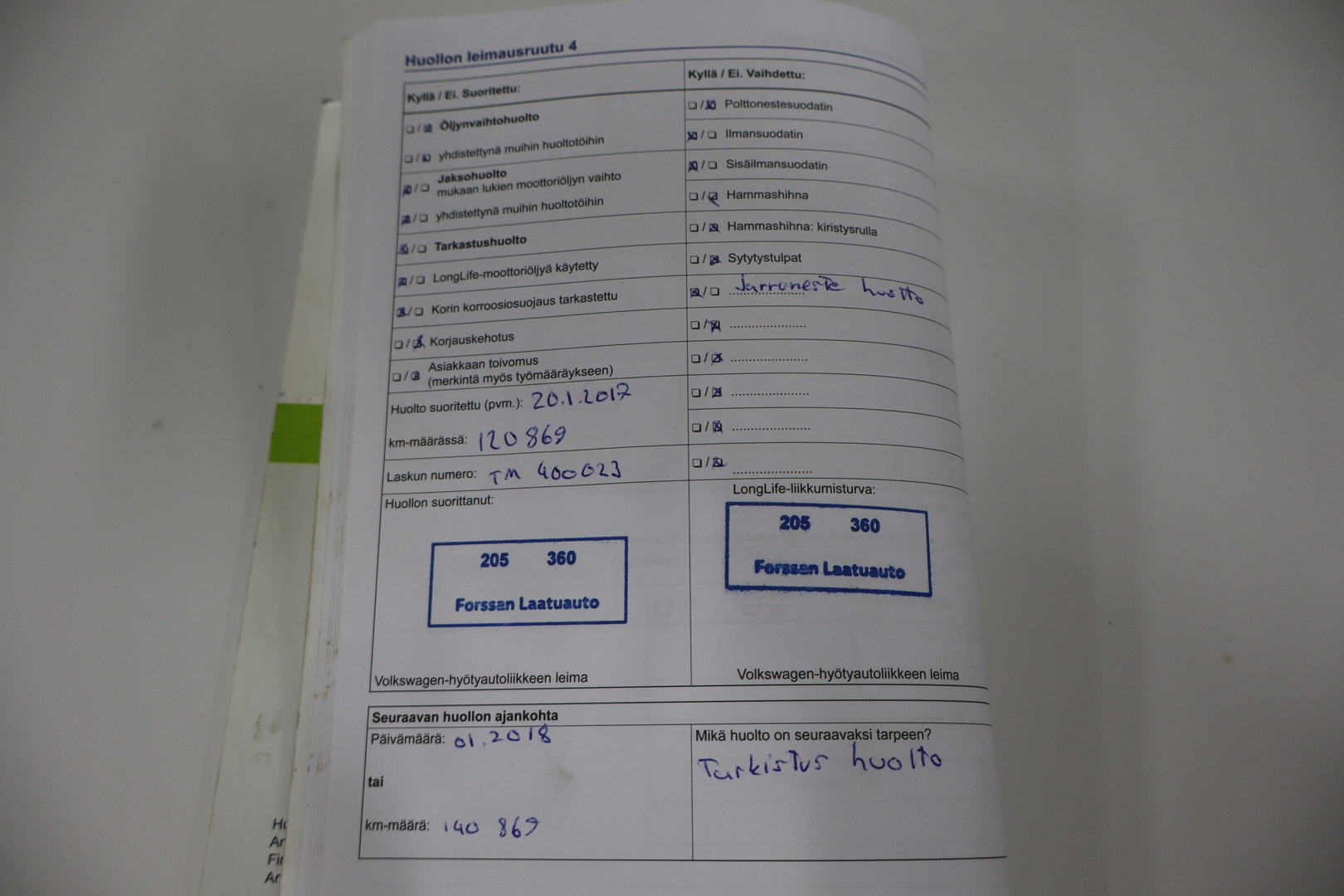 VOLKSWAGEN Amarok 2012