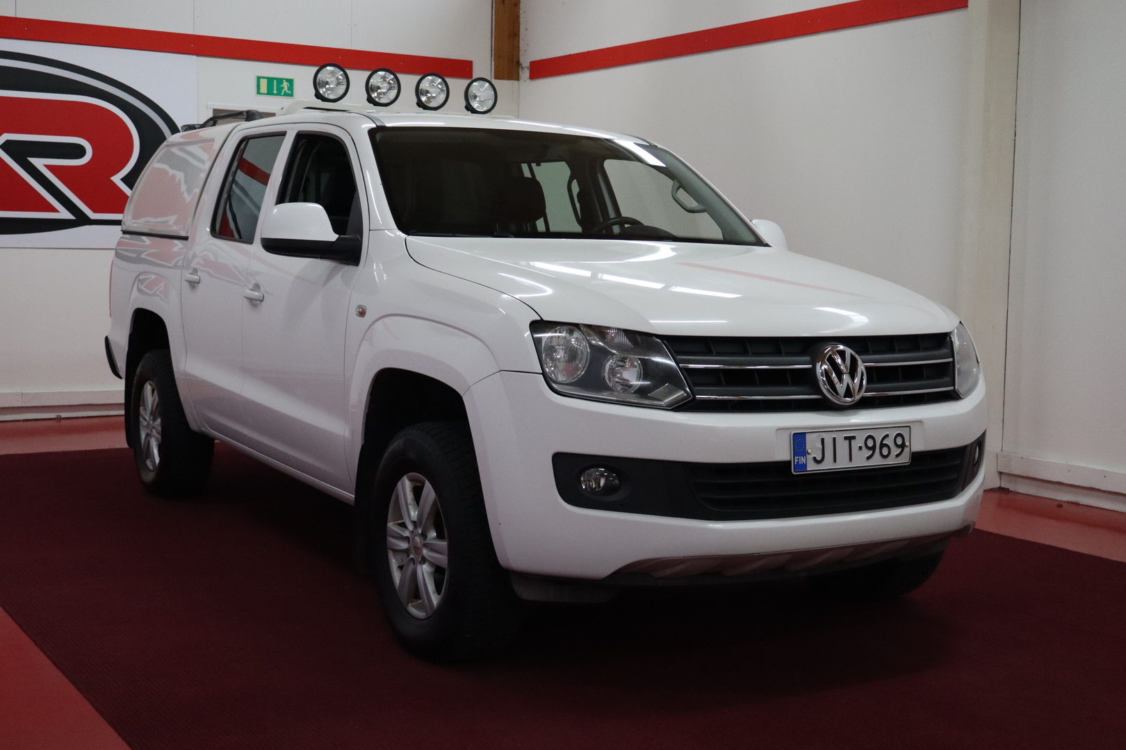 VOLKSWAGEN Amarok 2012