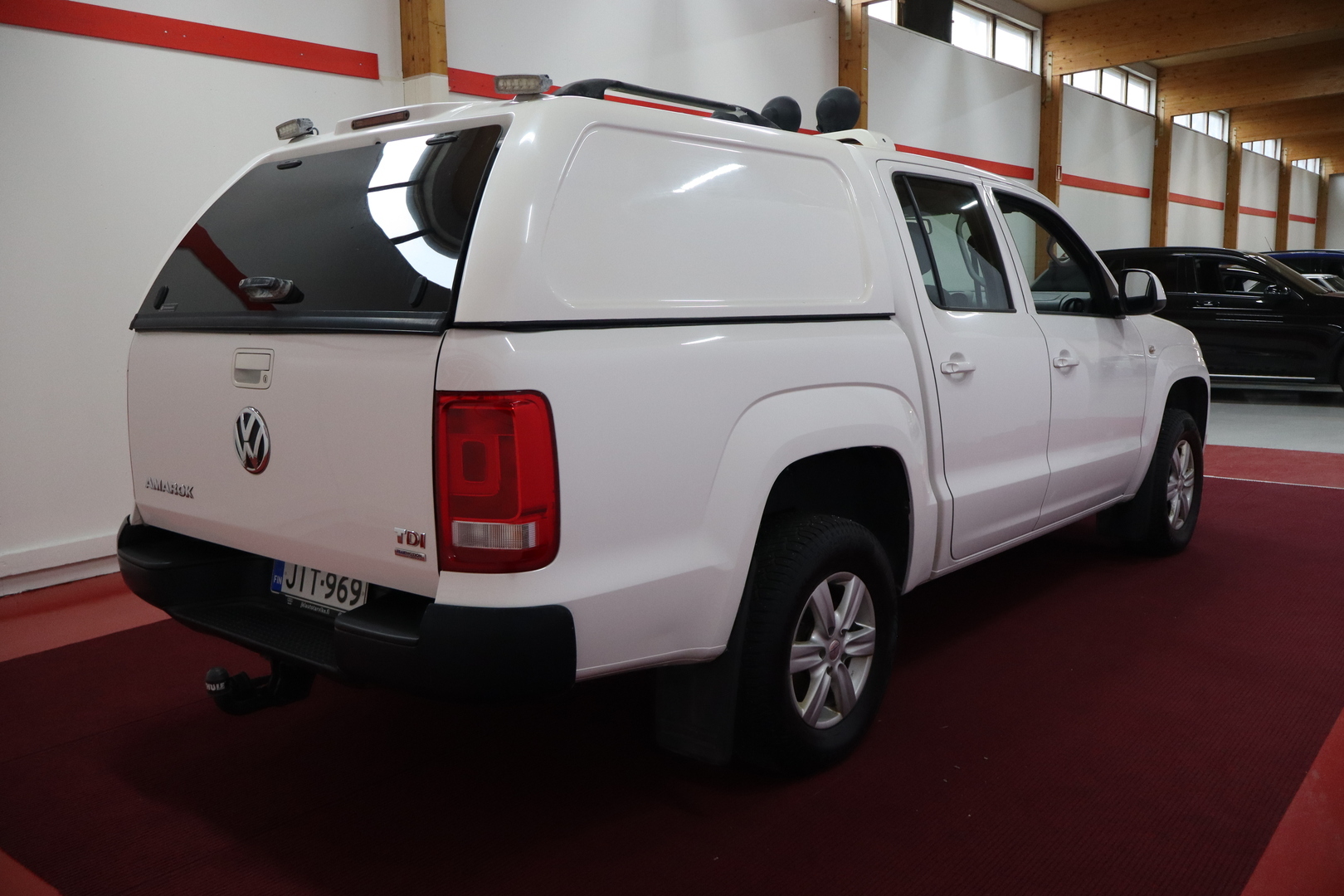 VOLKSWAGEN Amarok 2012