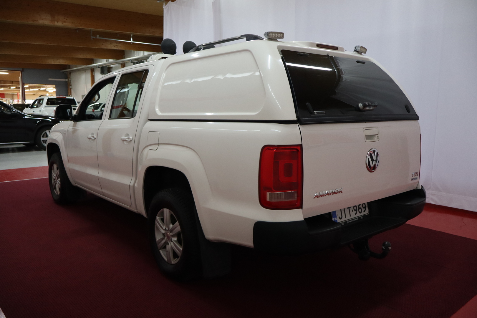 VOLKSWAGEN Amarok 2012