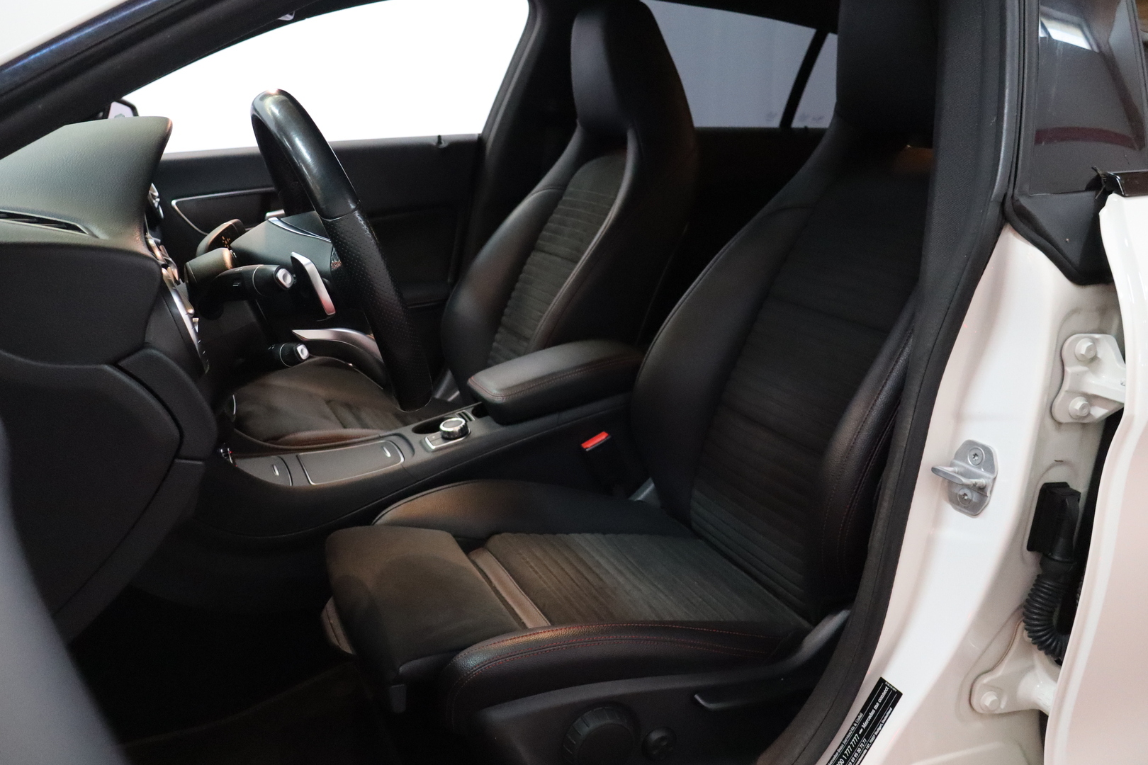 MERCEDES-BENZ CLA 2017