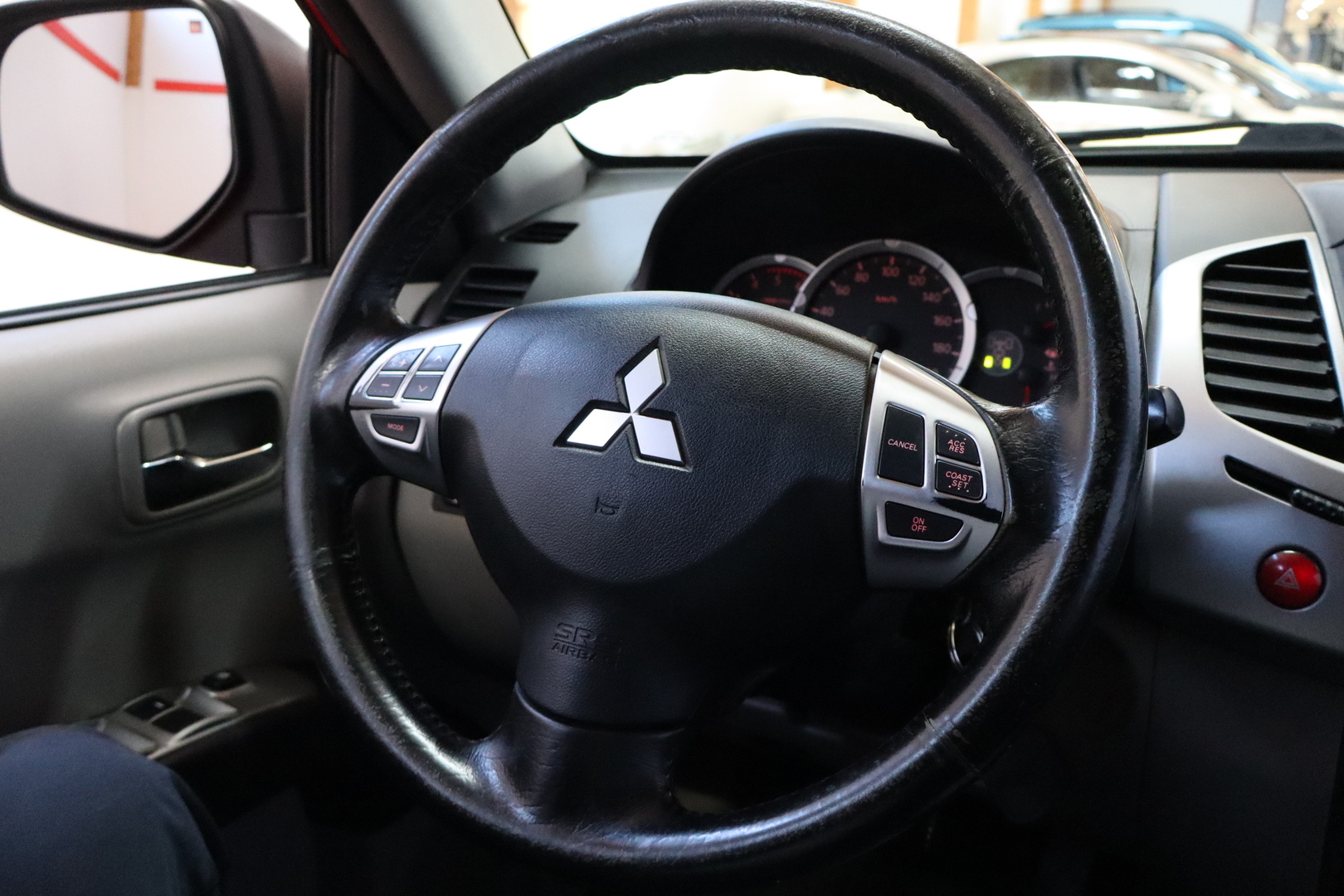 MITSUBISHI L200 2011
