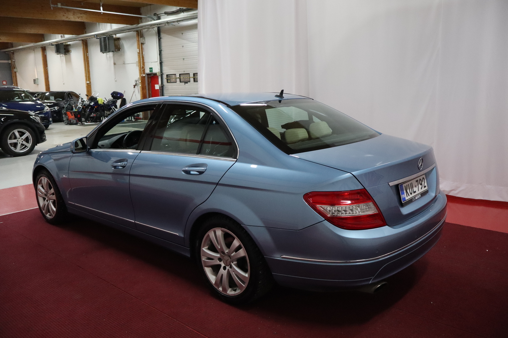 MERCEDES-BENZ C 2011