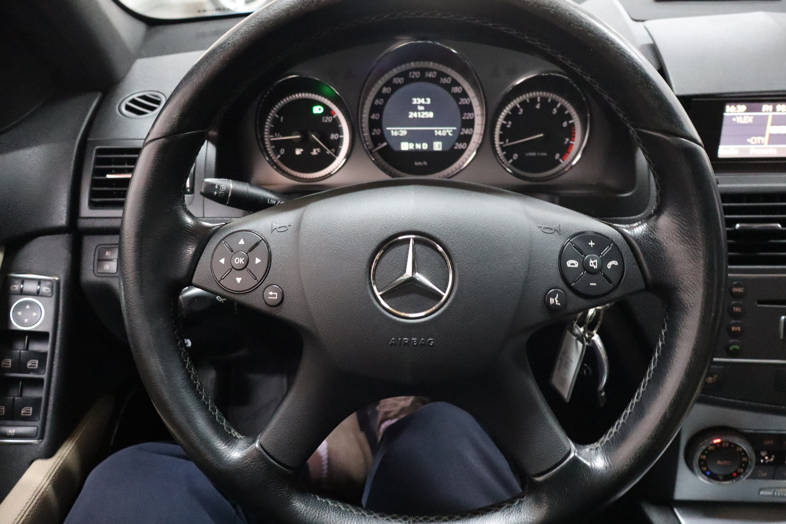 MERCEDES-BENZ C 2011