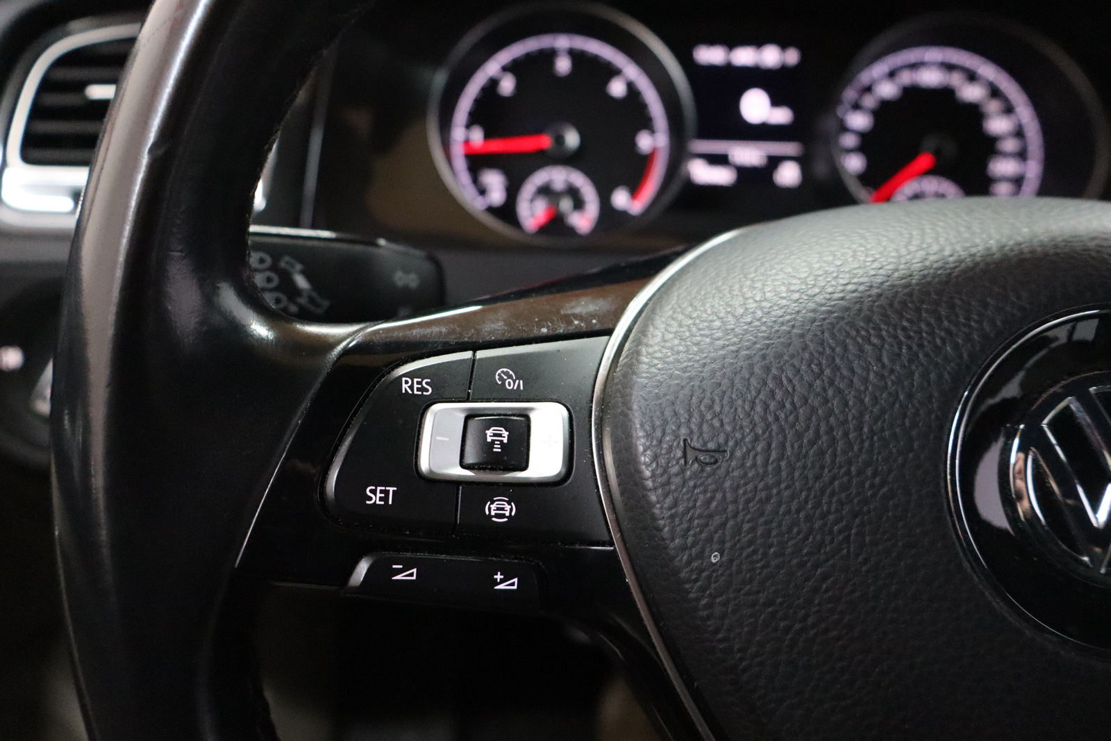 VOLKSWAGEN Golf 2018