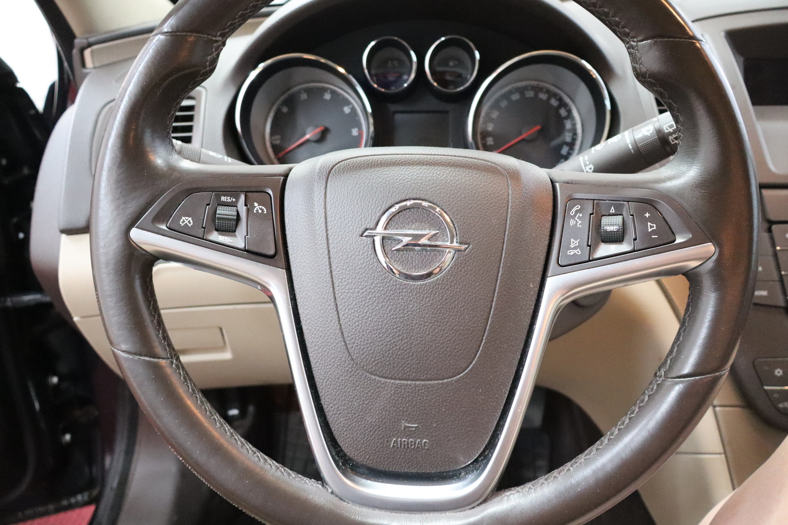 OPEL Insignia 9