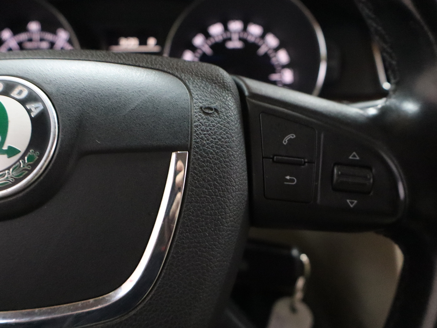 SKODA Superb 2010
