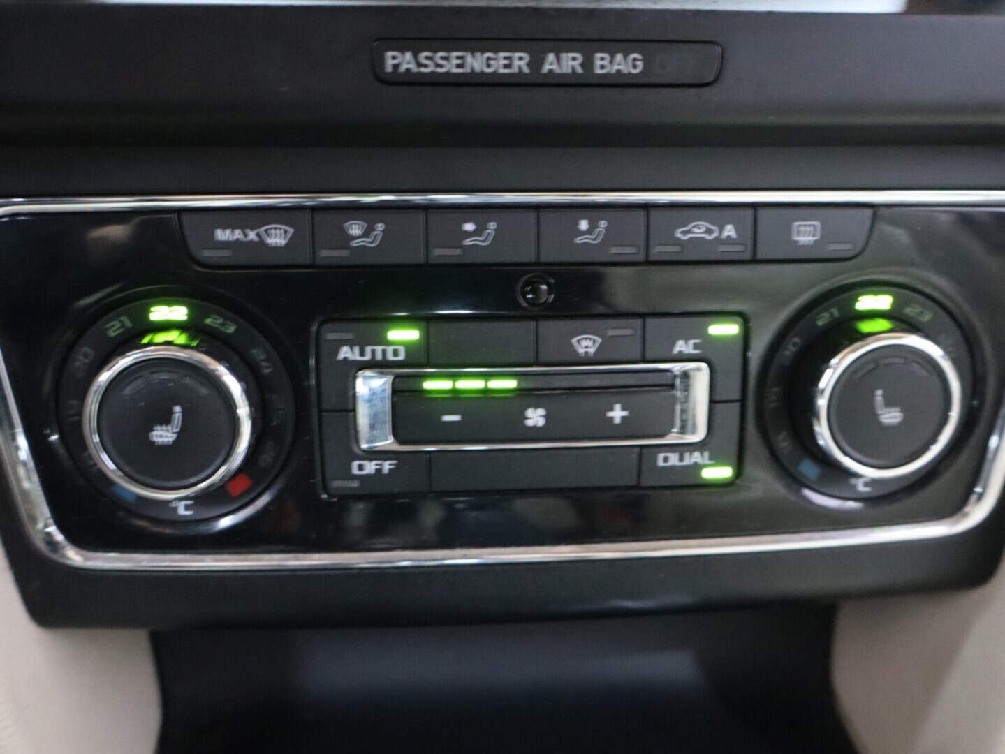 SKODA Superb 2010