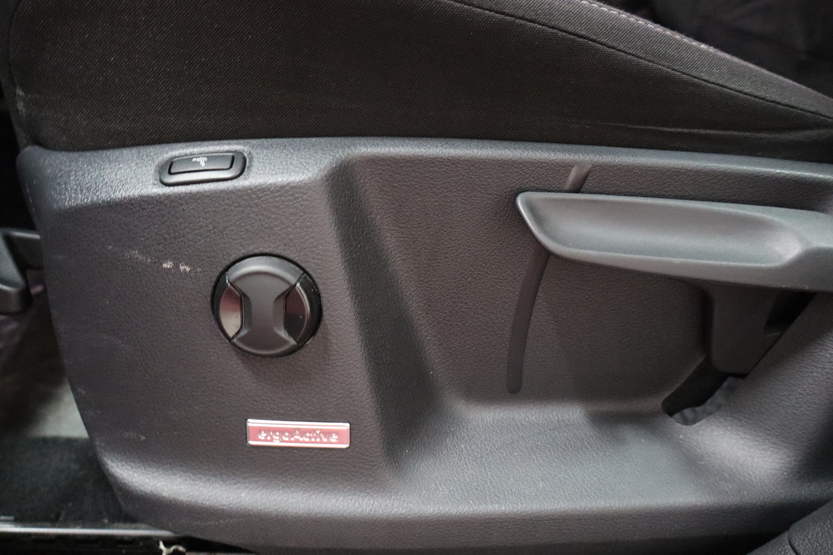 VOLKSWAGEN Golf Sportsvan 2017