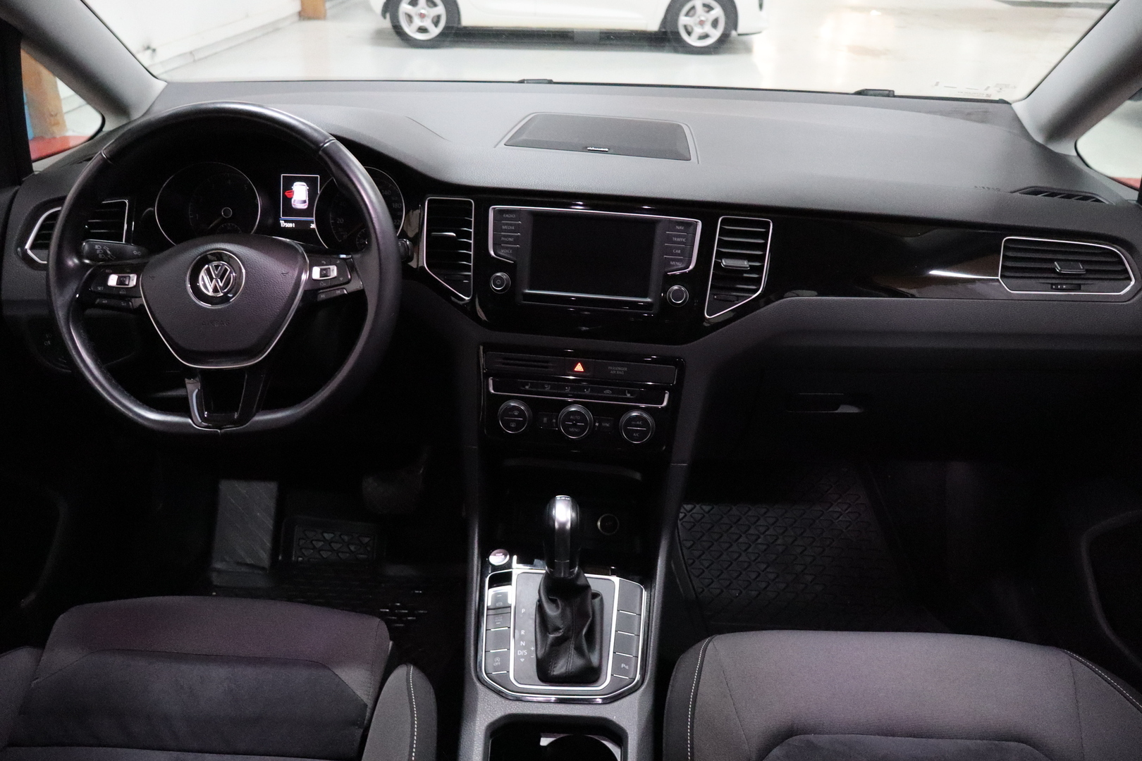 VOLKSWAGEN Golf Sportsvan 2017