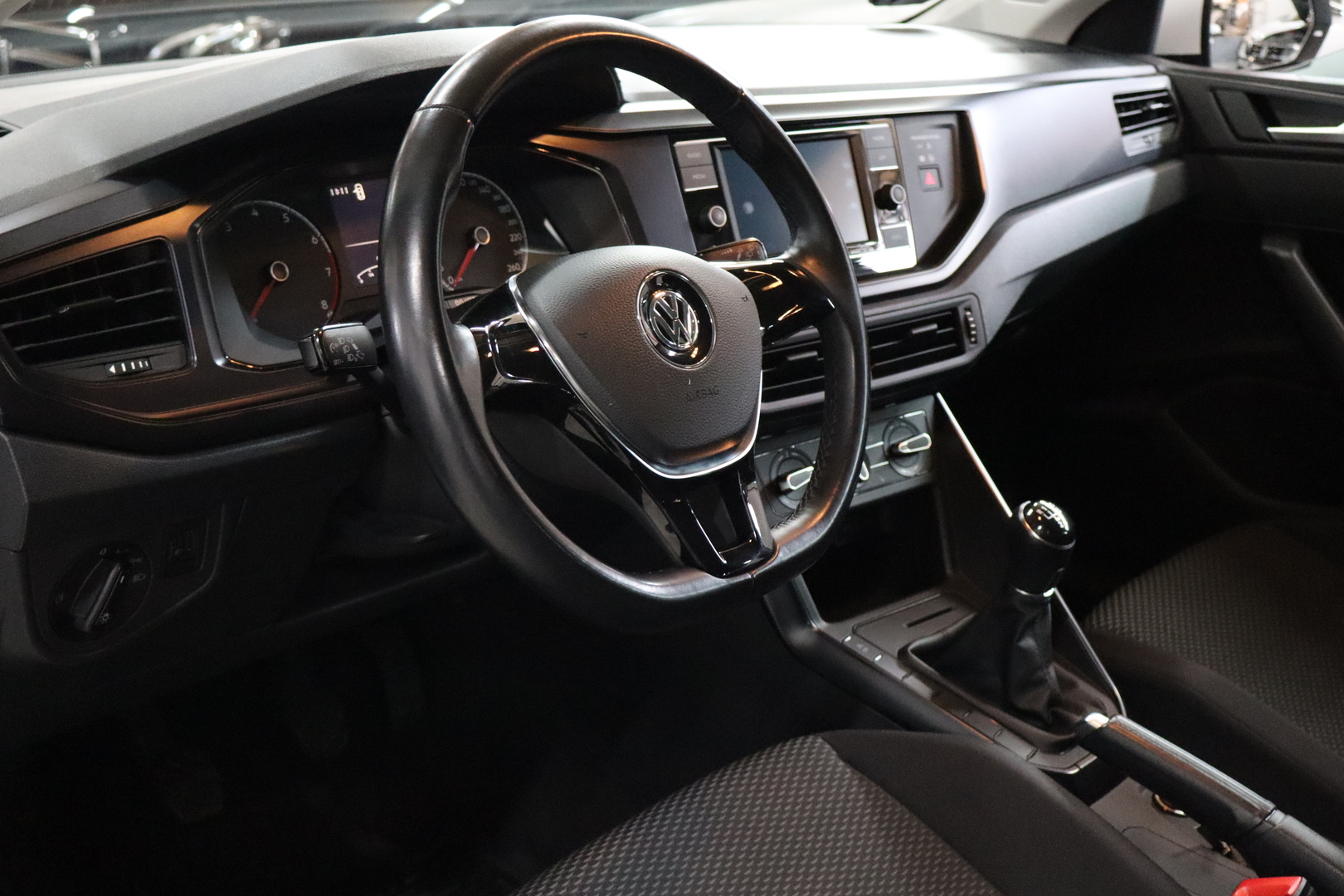 VOLKSWAGEN Polo 2020