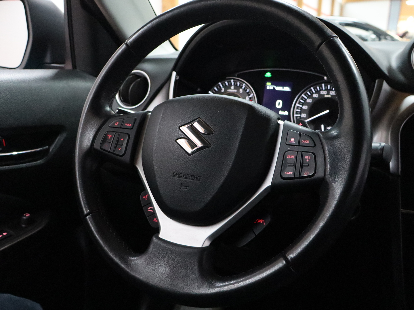 SUZUKI Vitara 2023