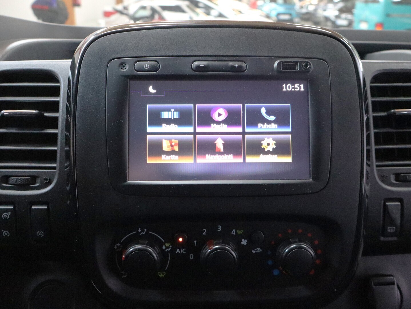 OPEL VIVARO 10