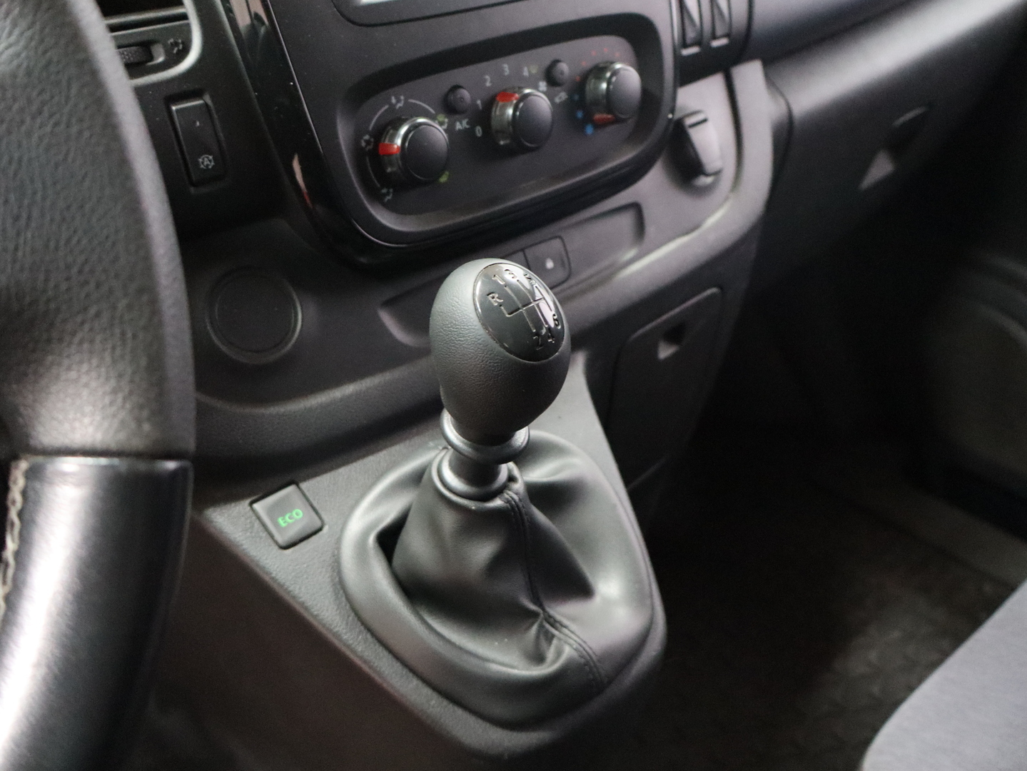 OPEL VIVARO 12