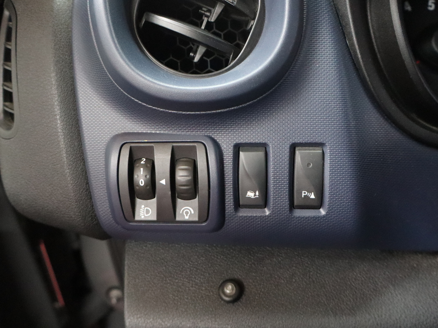 OPEL VIVARO 13