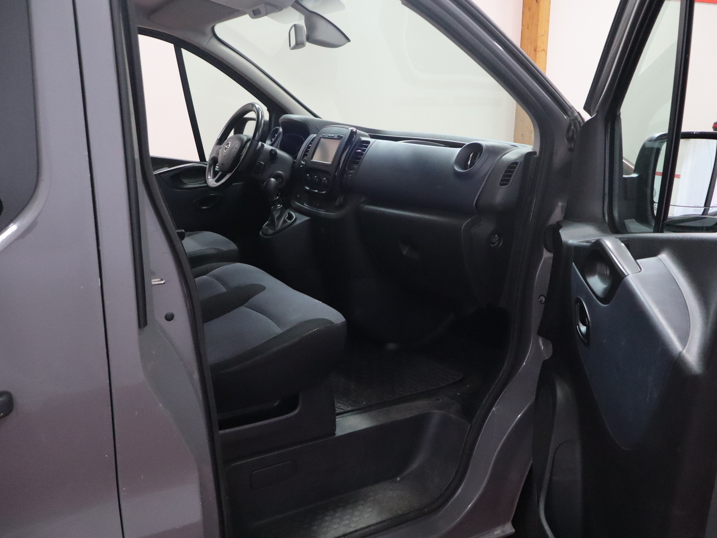 OPEL VIVARO 14