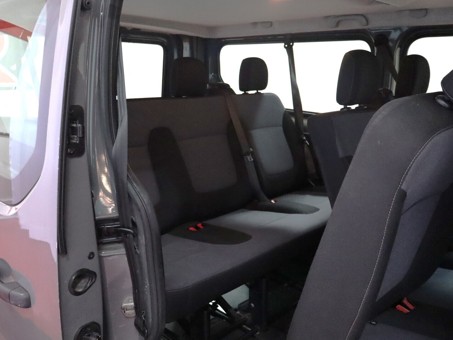OPEL VIVARO 16