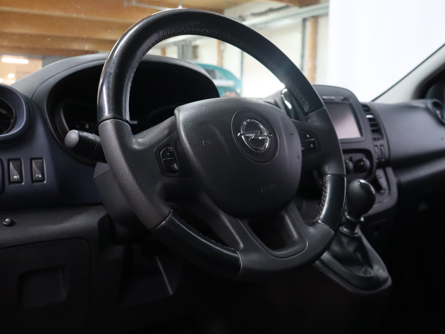 OPEL VIVARO 8