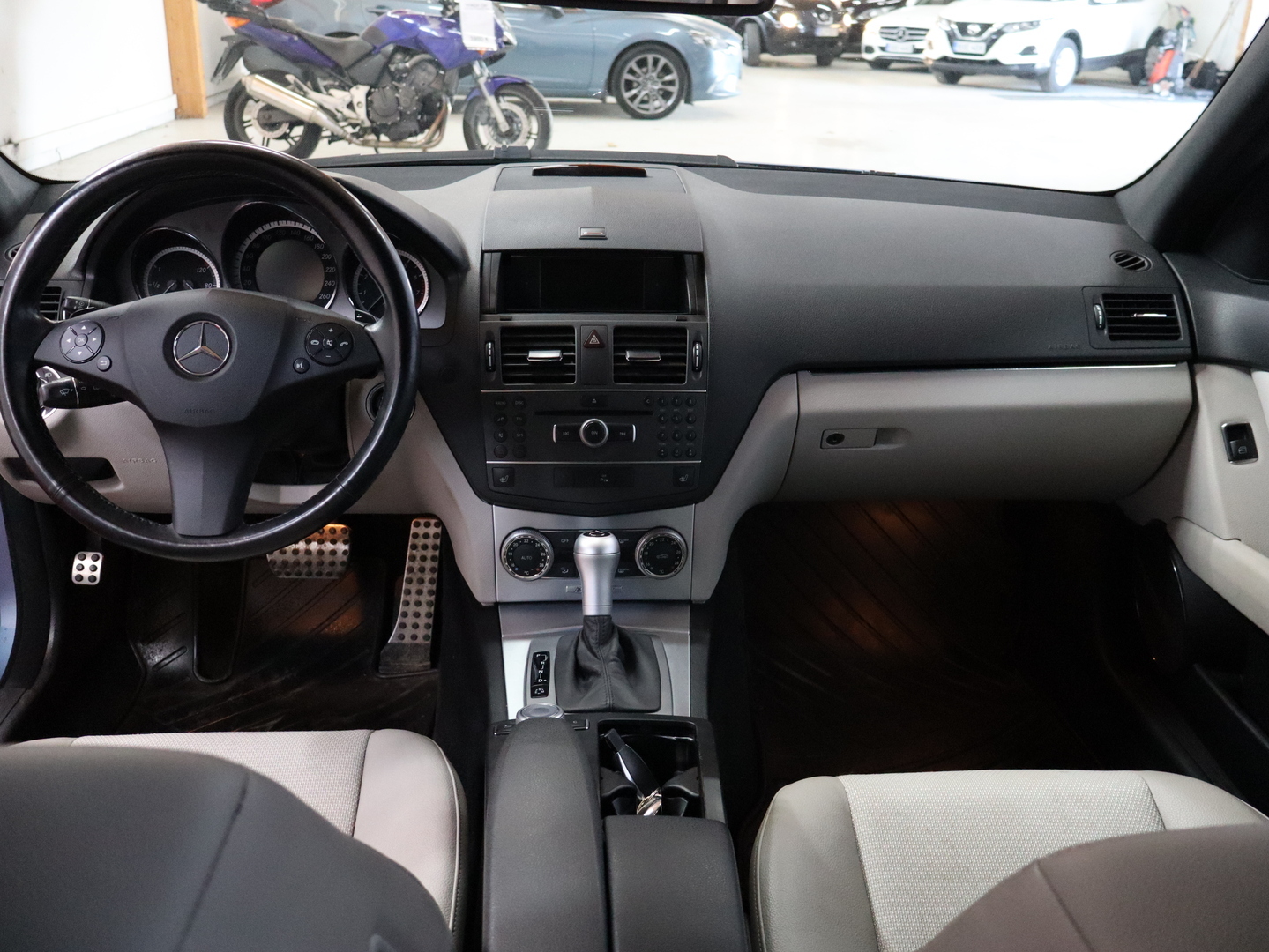MERCEDES-BENZ C 2011