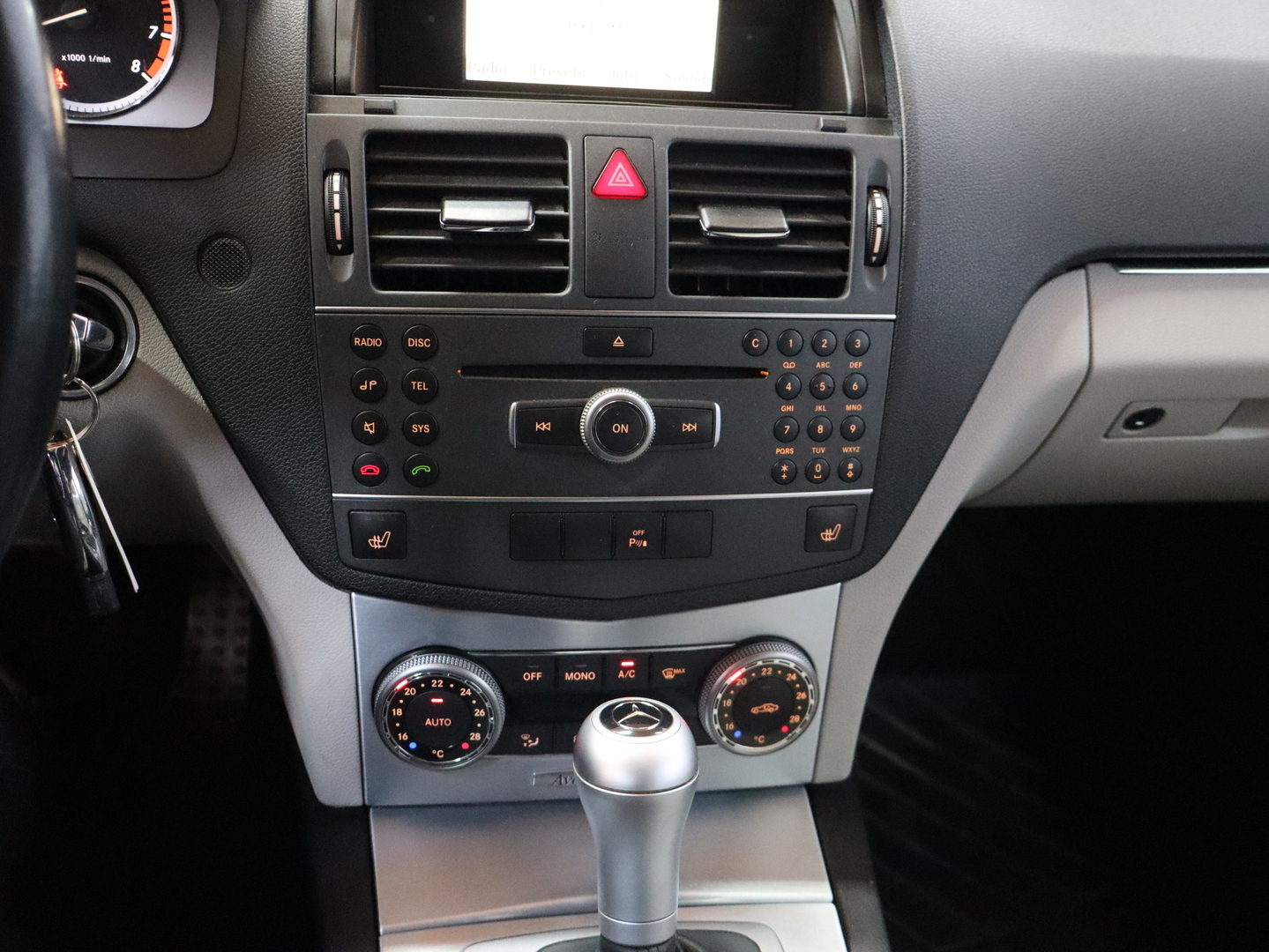 MERCEDES-BENZ C 2011