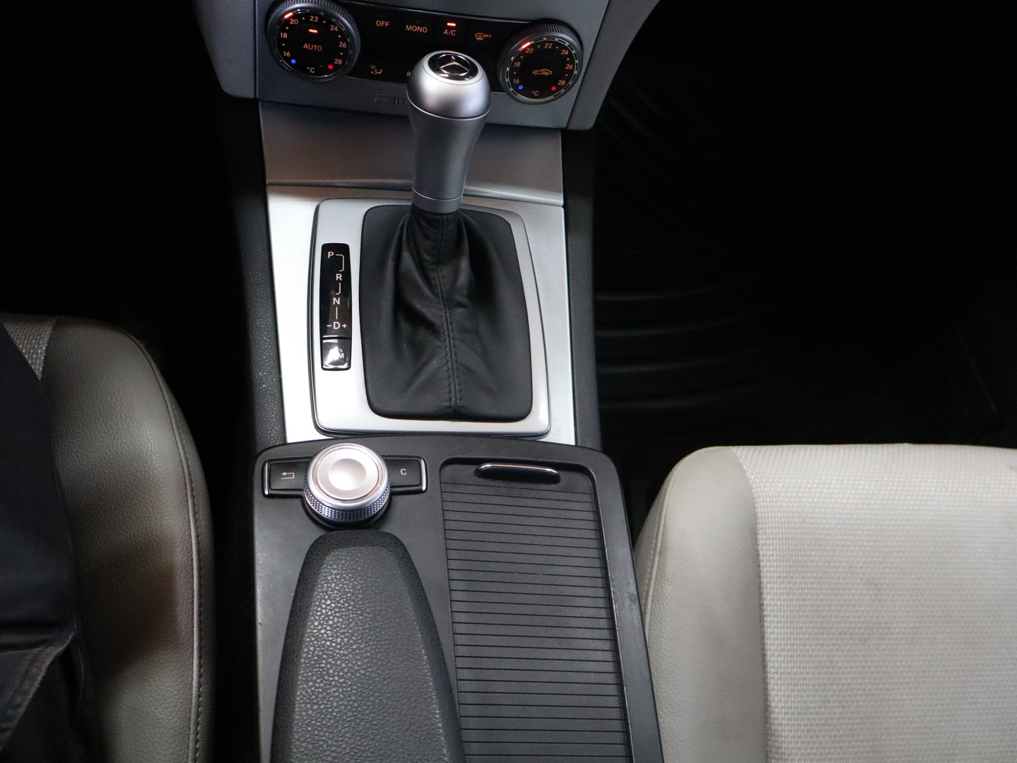 MERCEDES-BENZ C 2011