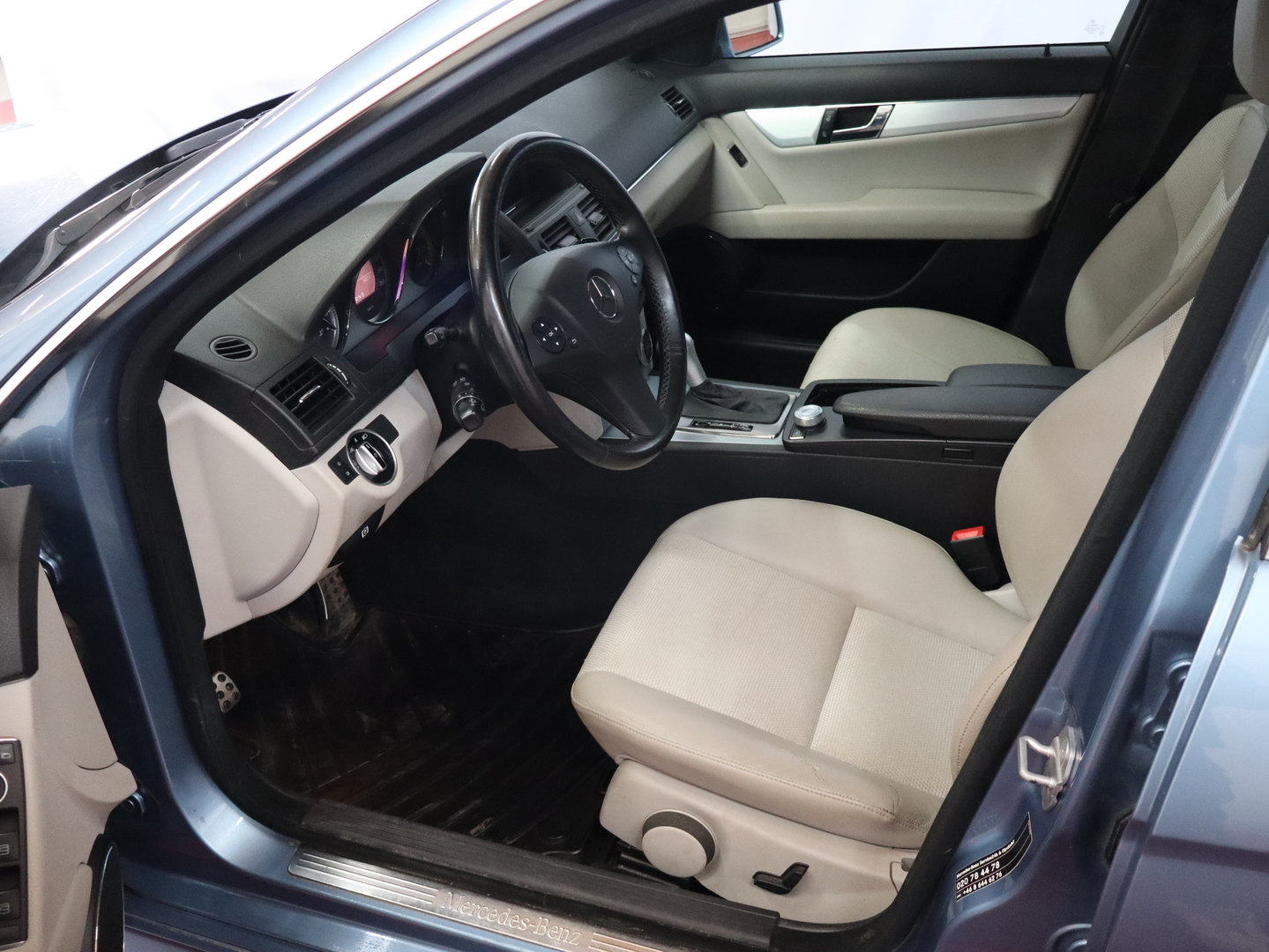 MERCEDES-BENZ C 2011