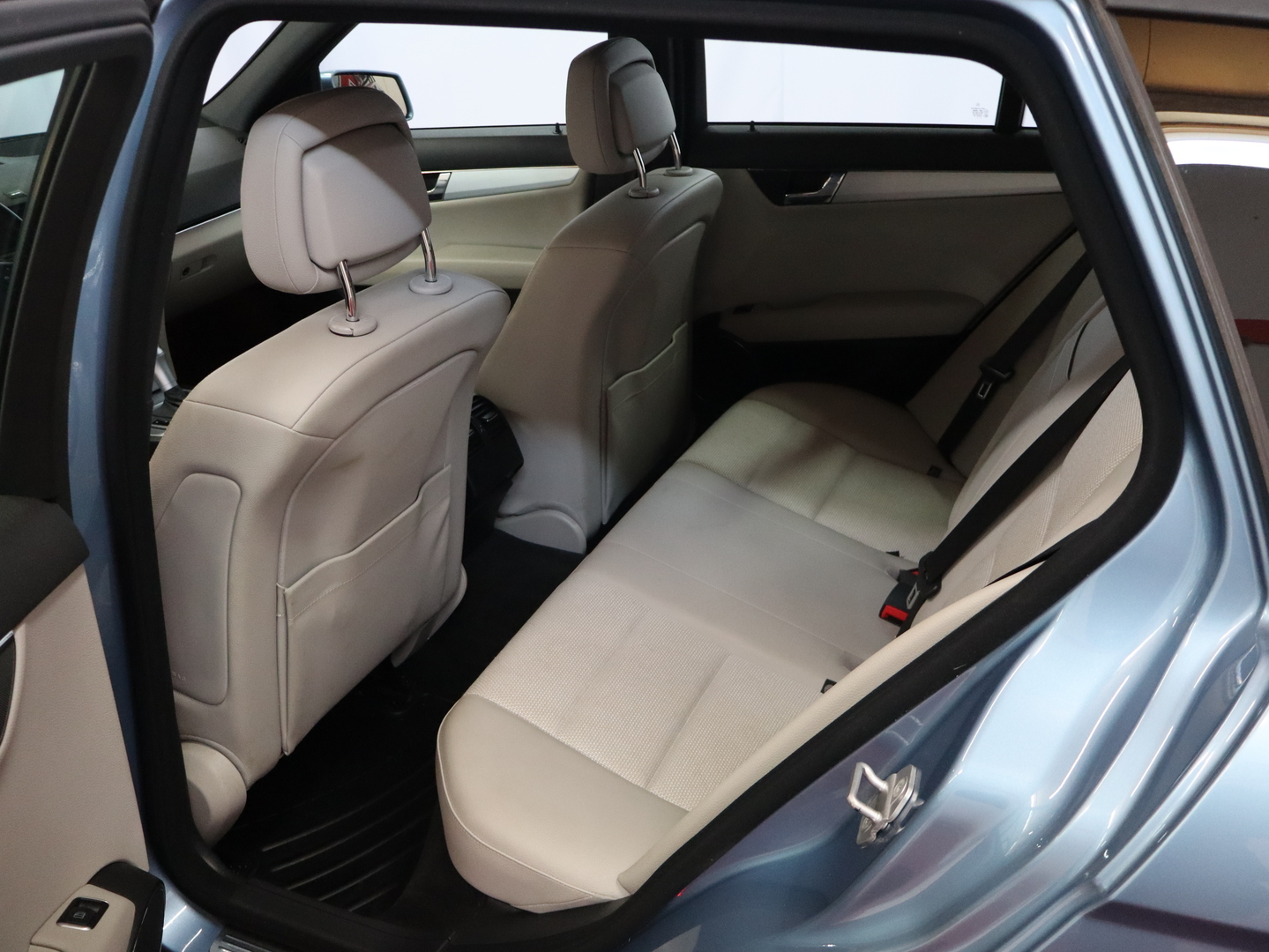 MERCEDES-BENZ C 2011