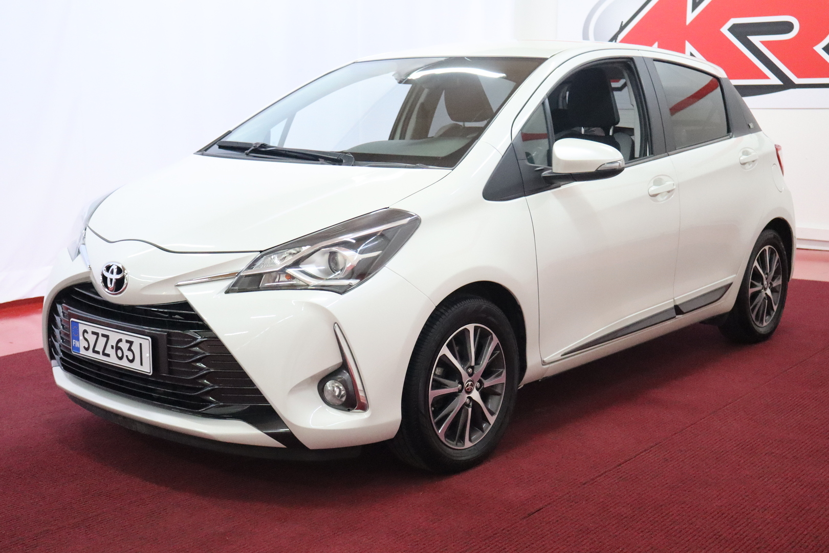 TOYOTA Yaris 2019