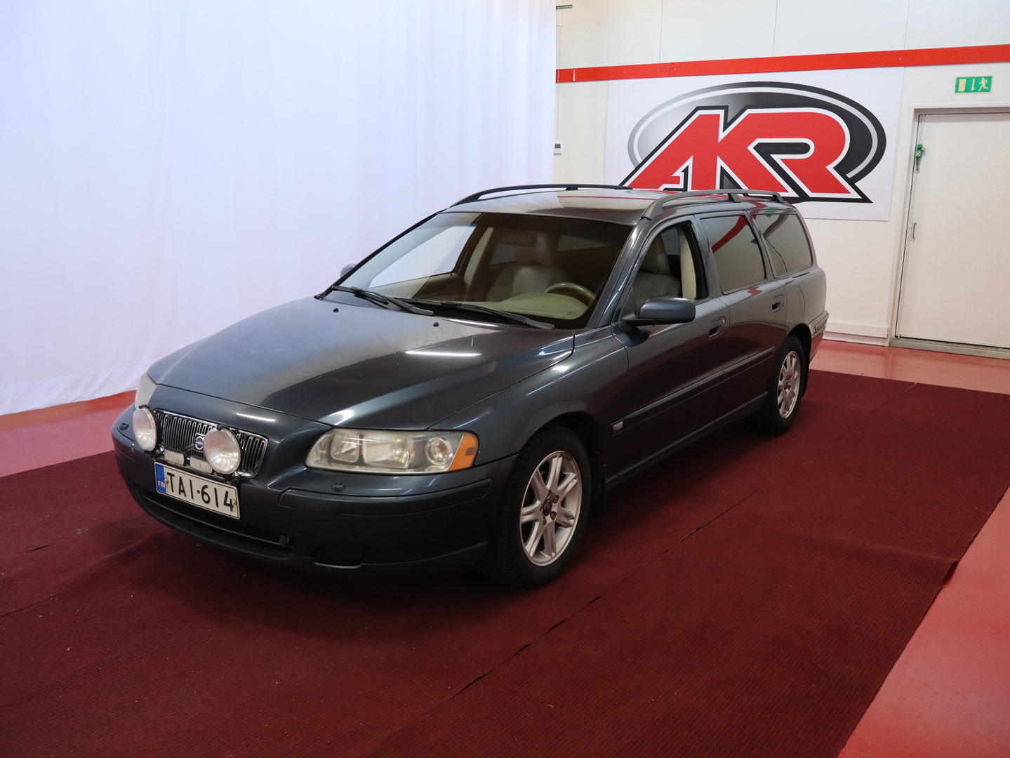 VOLVO V70 2005