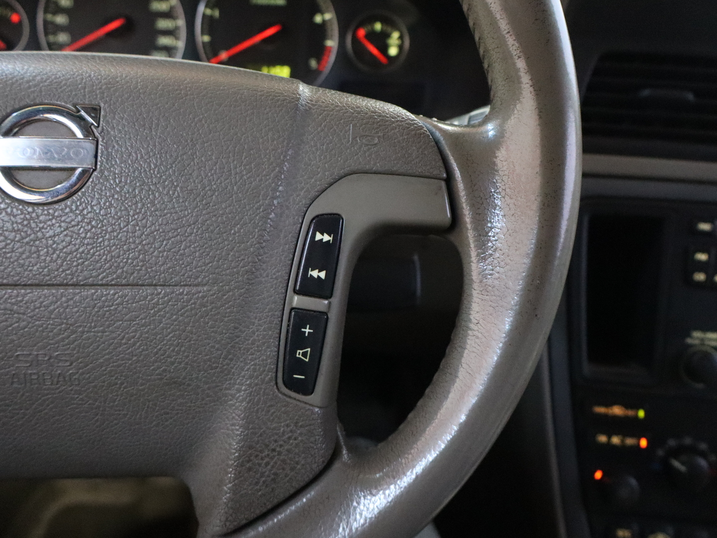 VOLVO V70 2005