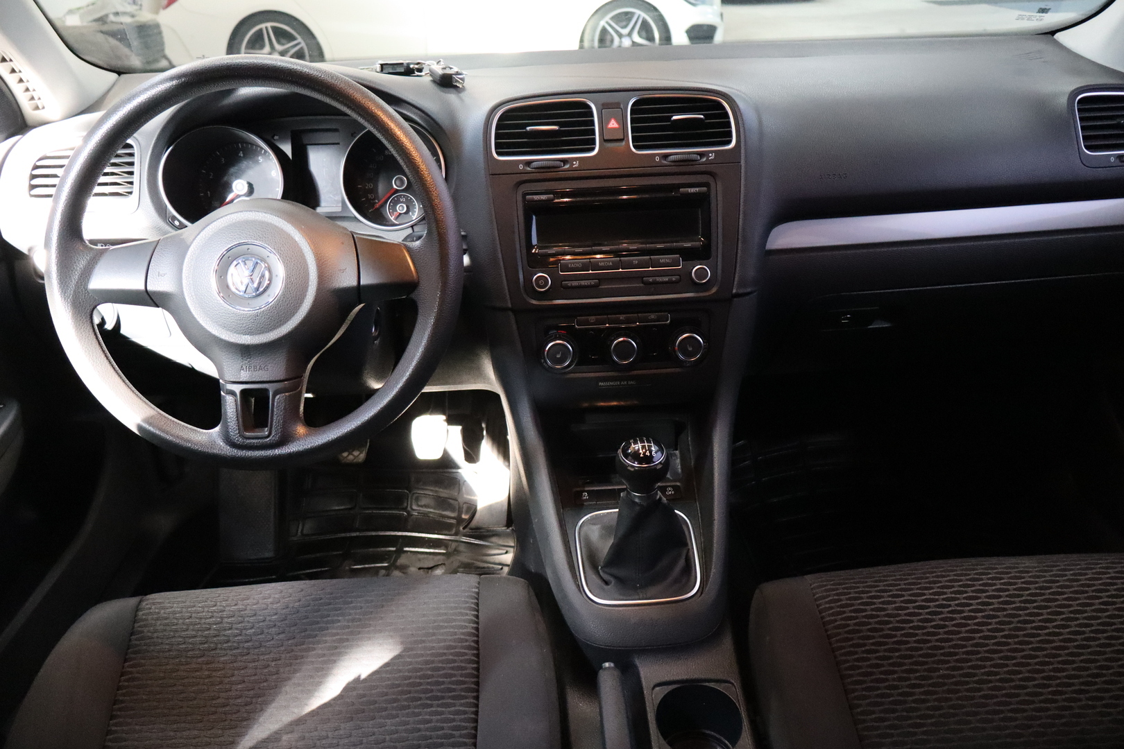 VOLKSWAGEN Golf 2012