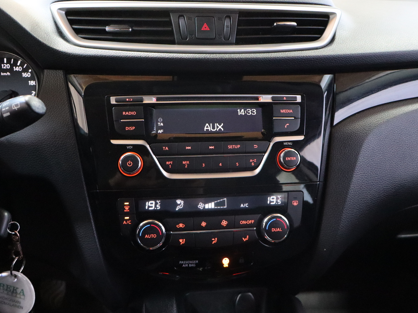 NISSAN Qashqai 2015