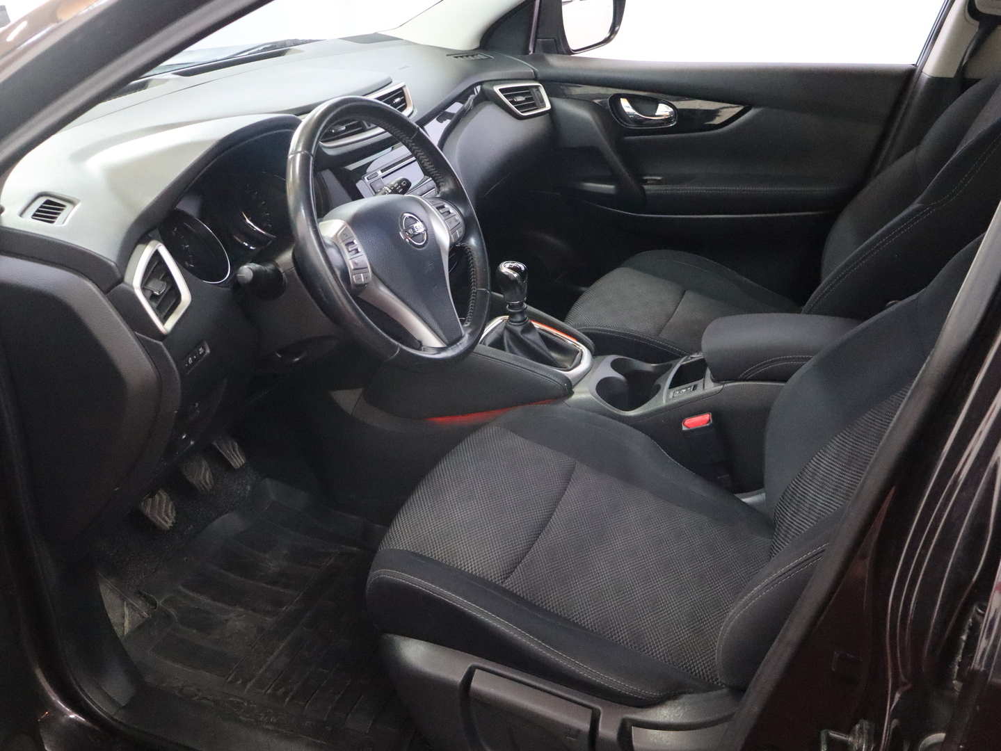 NISSAN Qashqai 2015