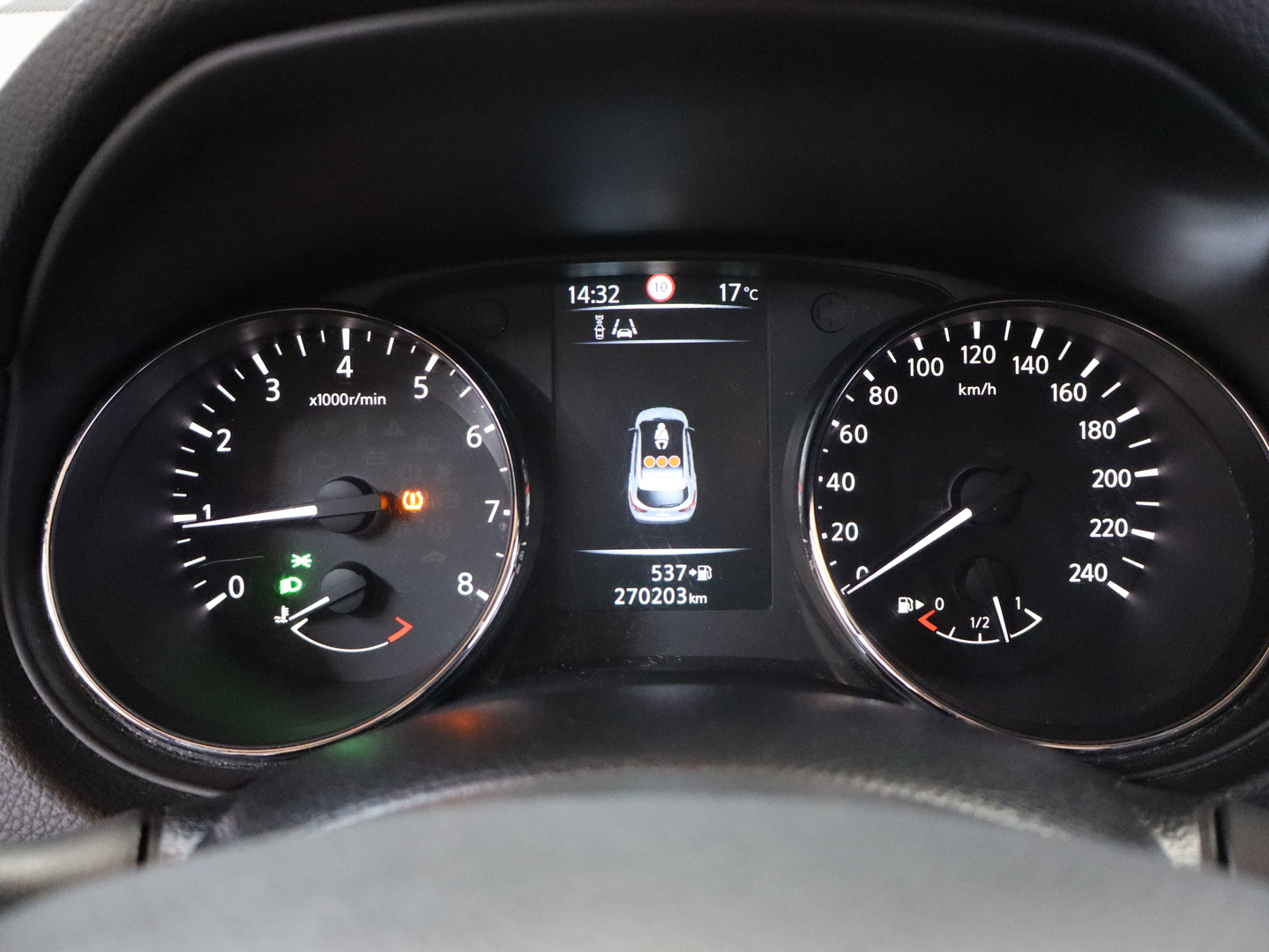 NISSAN Qashqai 2015