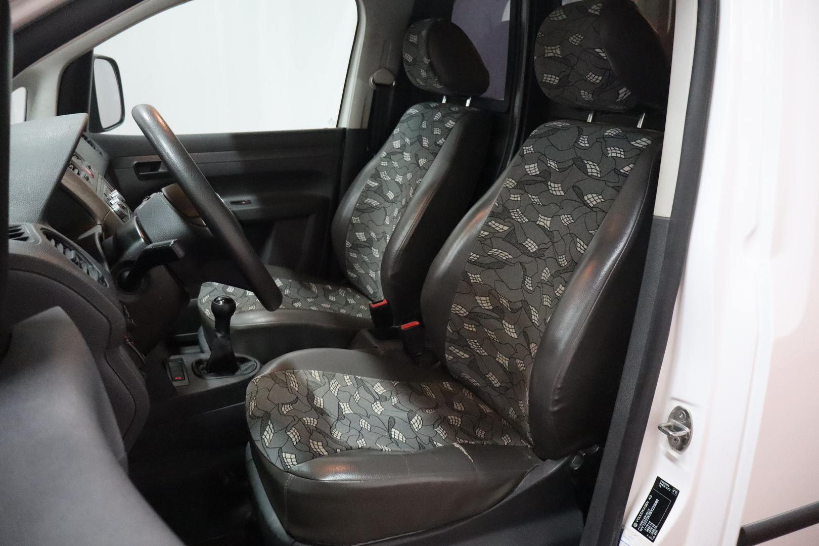 VOLKSWAGEN Caddy 2011