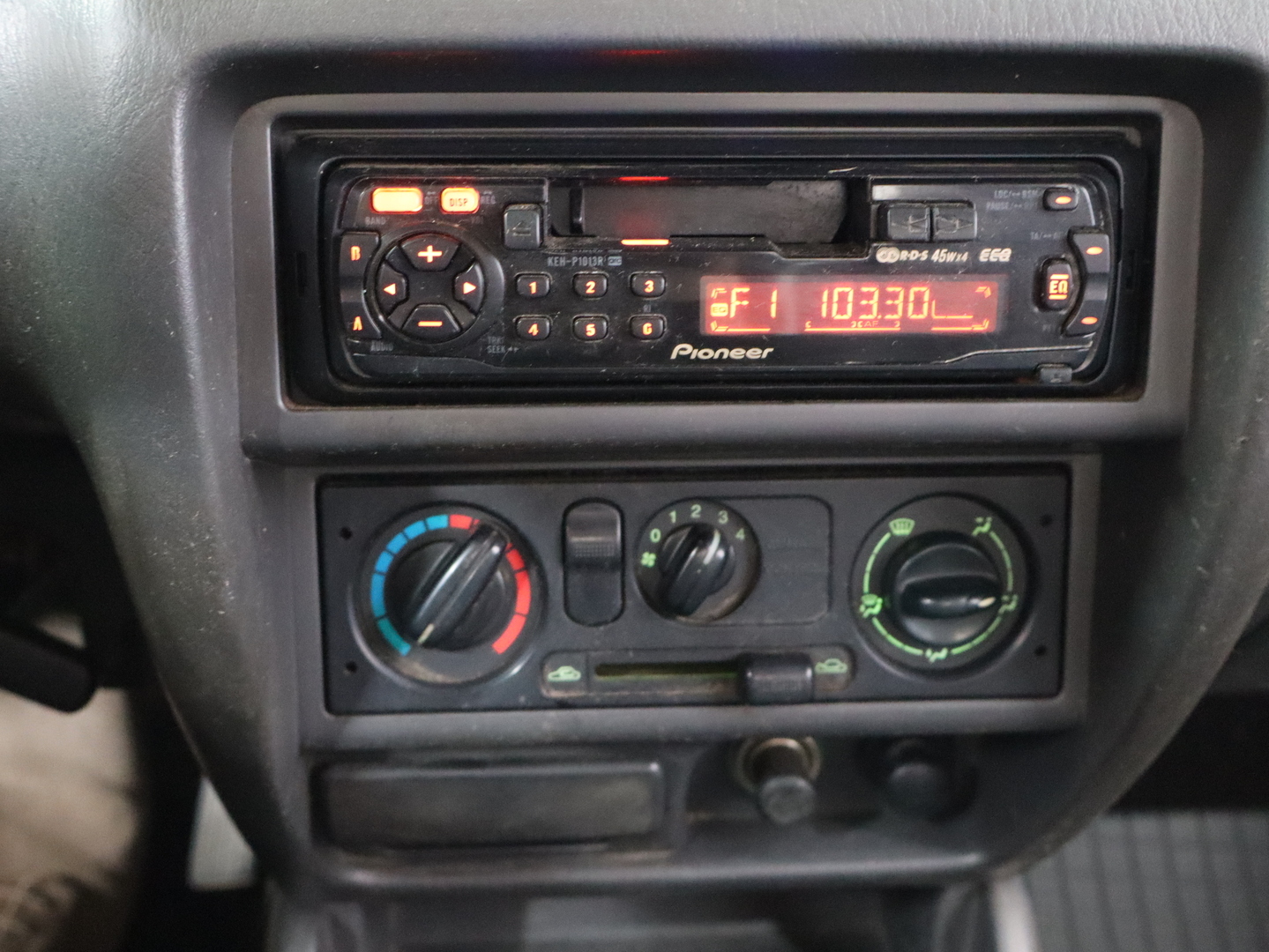 MAZDA B2500 2002