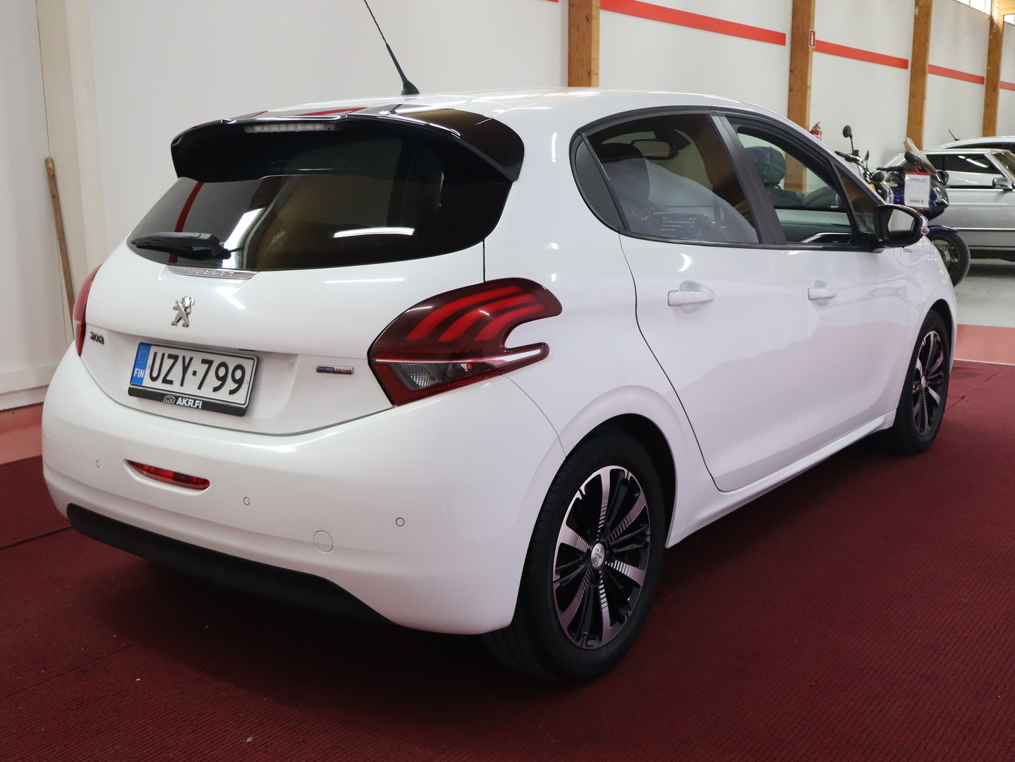 PEUGEOT 208 2017