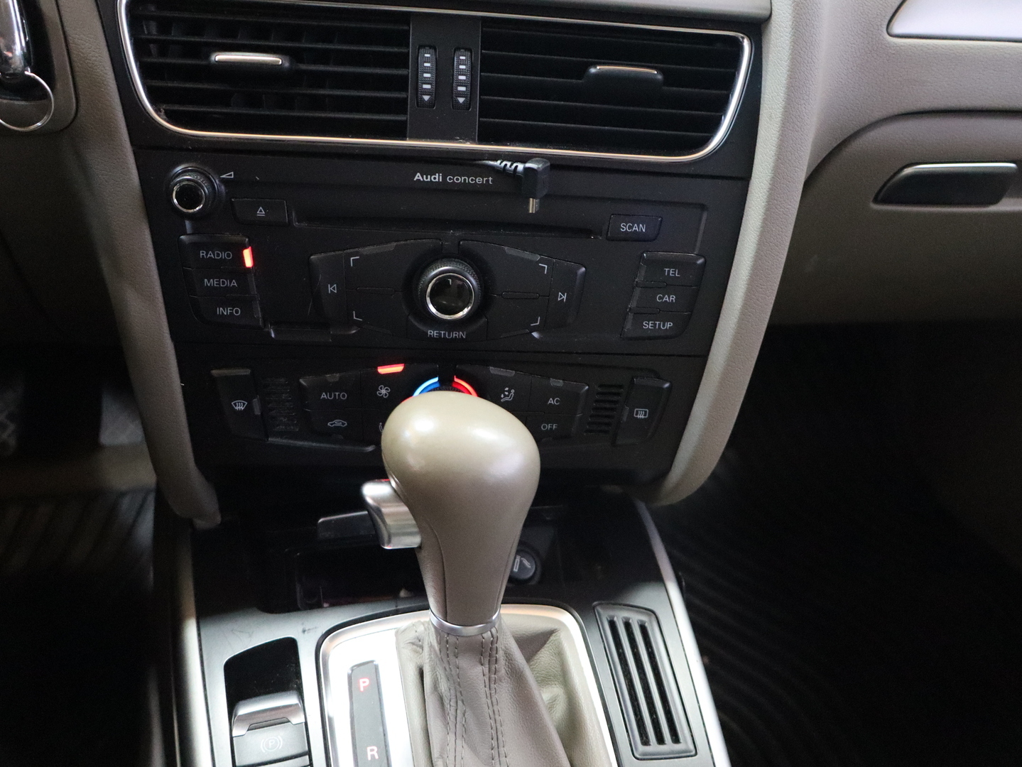 AUDI A4 2009