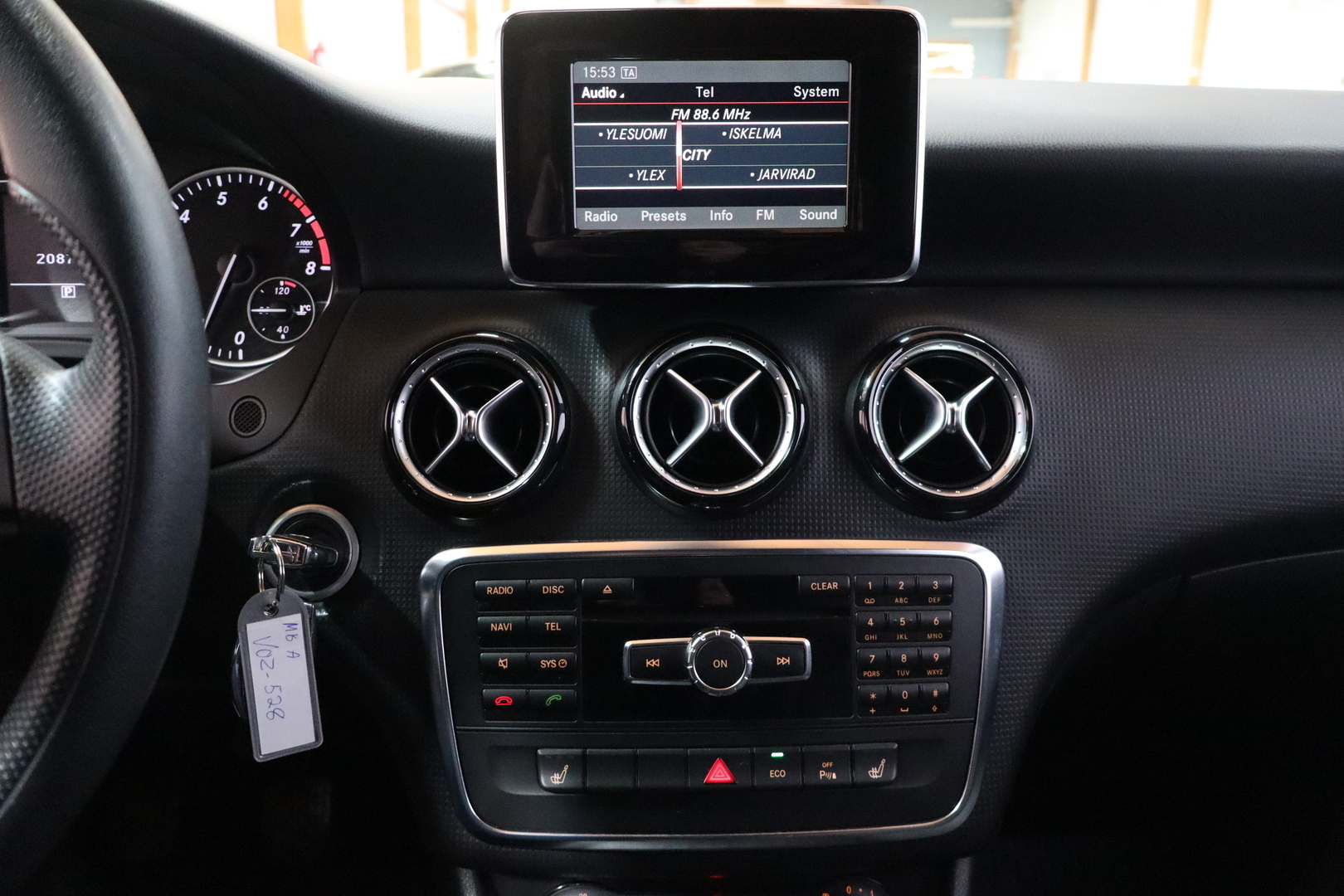 MERCEDES-BENZ A 2012