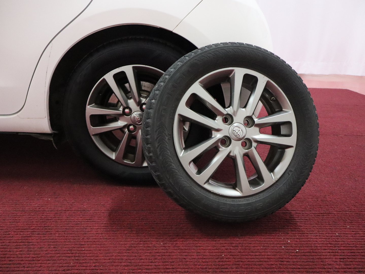 TOYOTA Yaris 2015