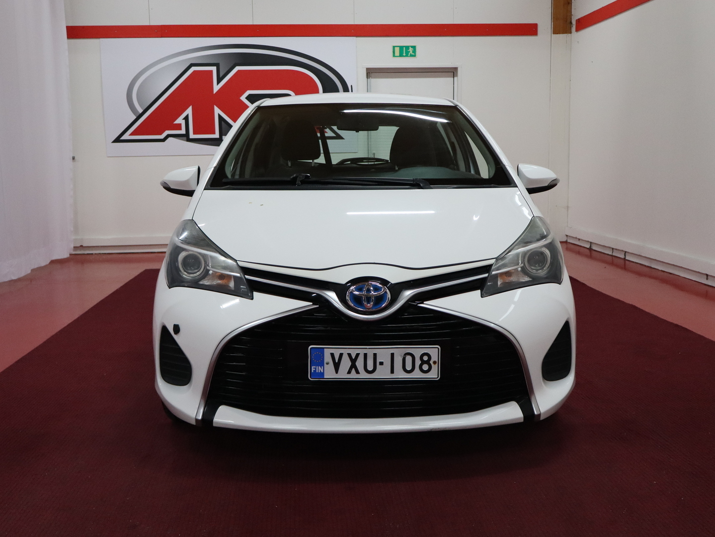 TOYOTA Yaris 2015