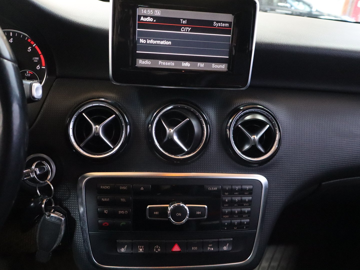 MERCEDES-BENZ A 2013