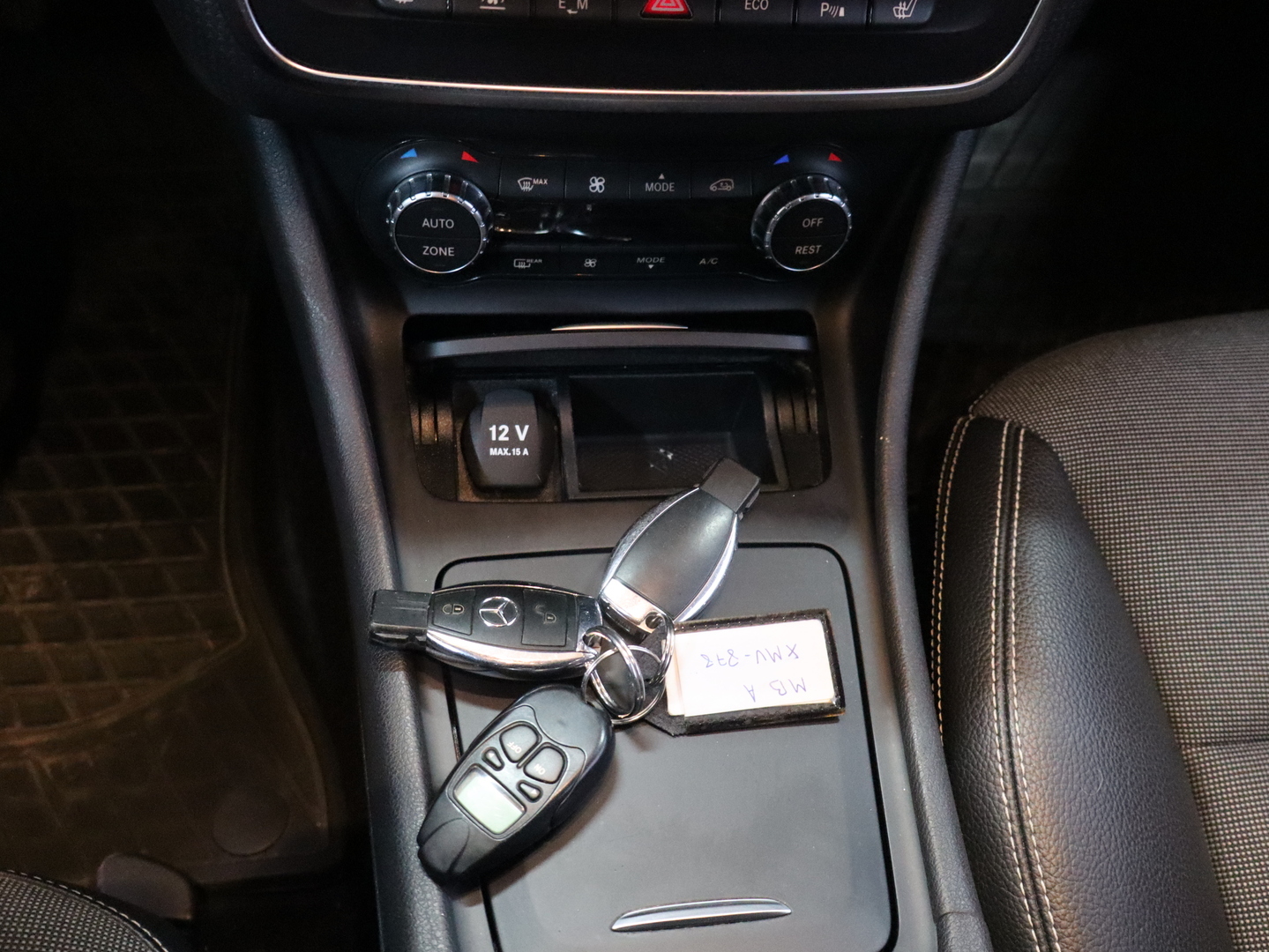 MERCEDES-BENZ A 2013