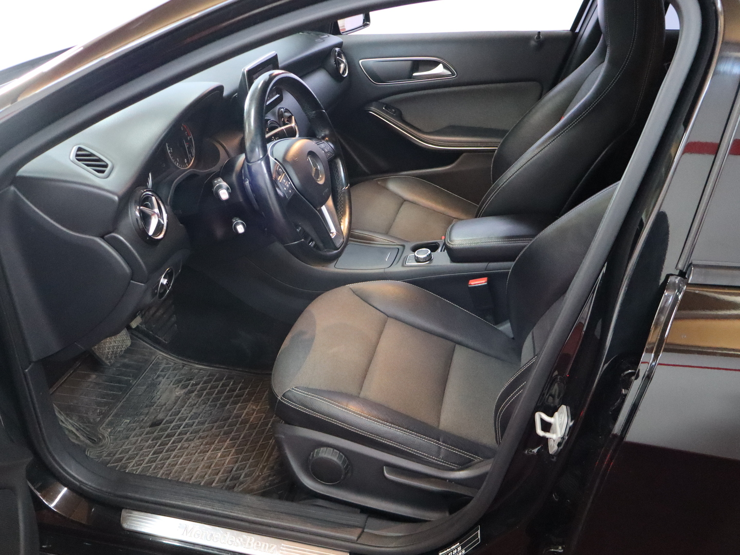 MERCEDES-BENZ A 2013