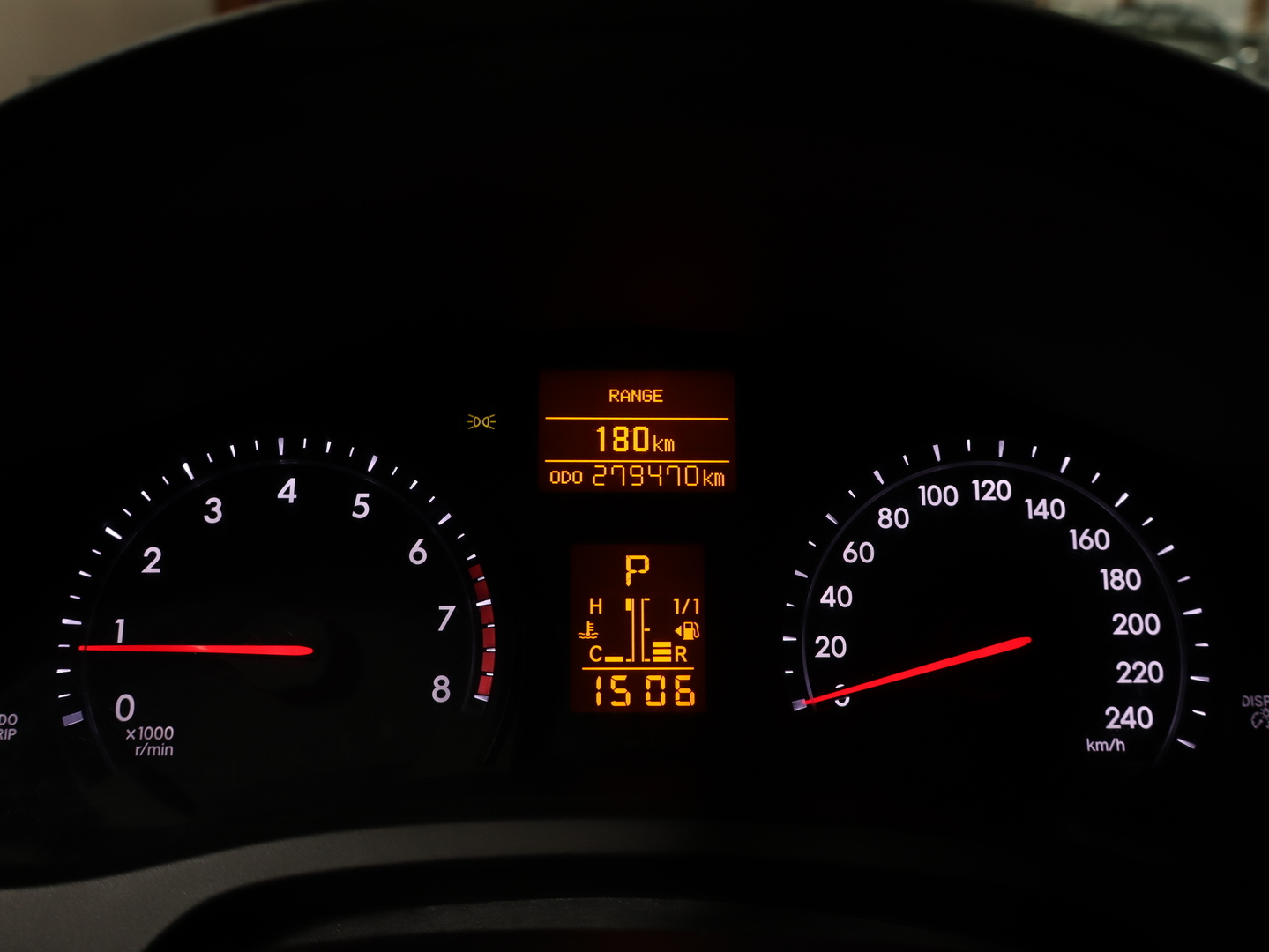 TOYOTA Avensis 2012