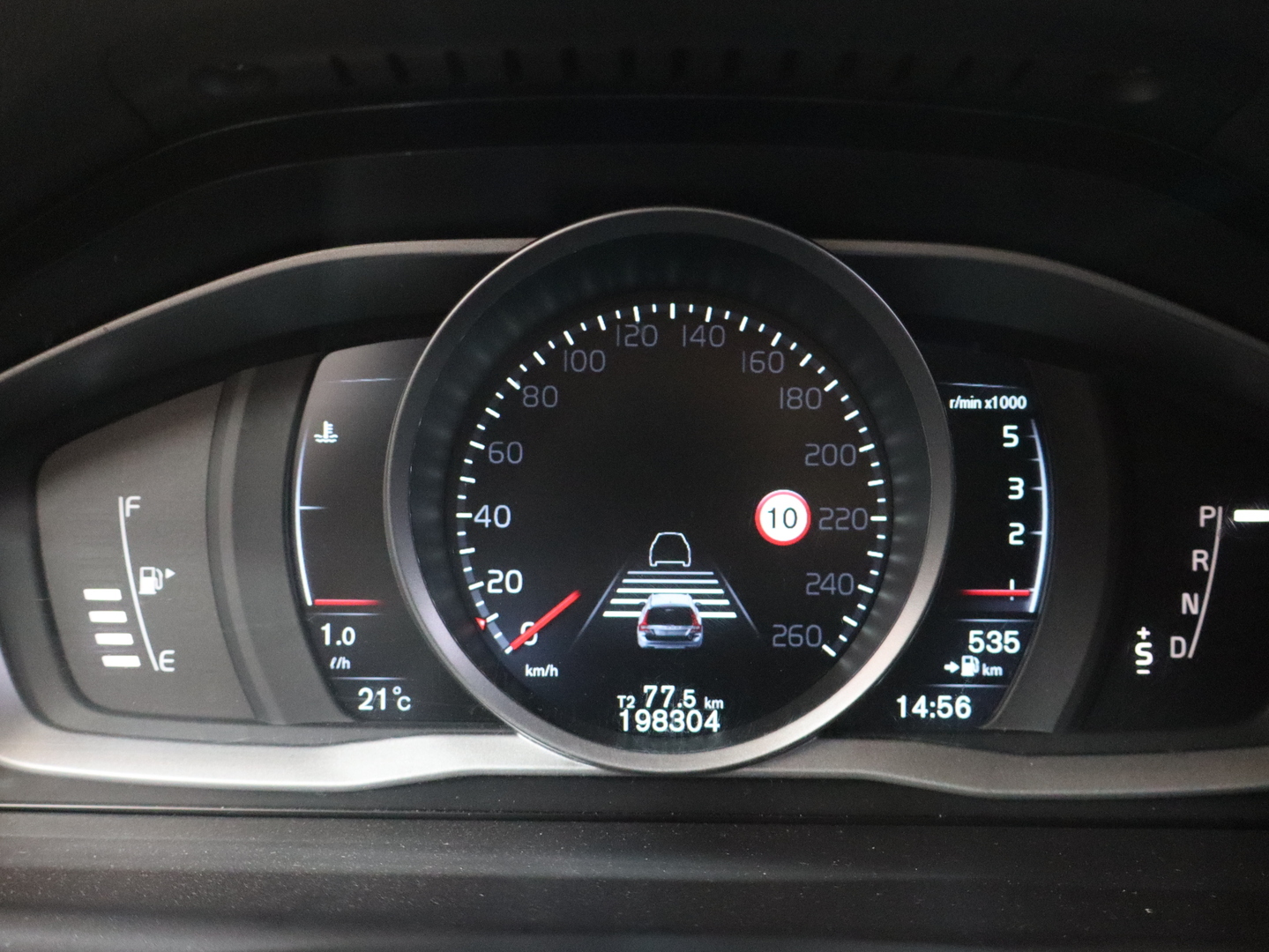 VOLVO V70 2016