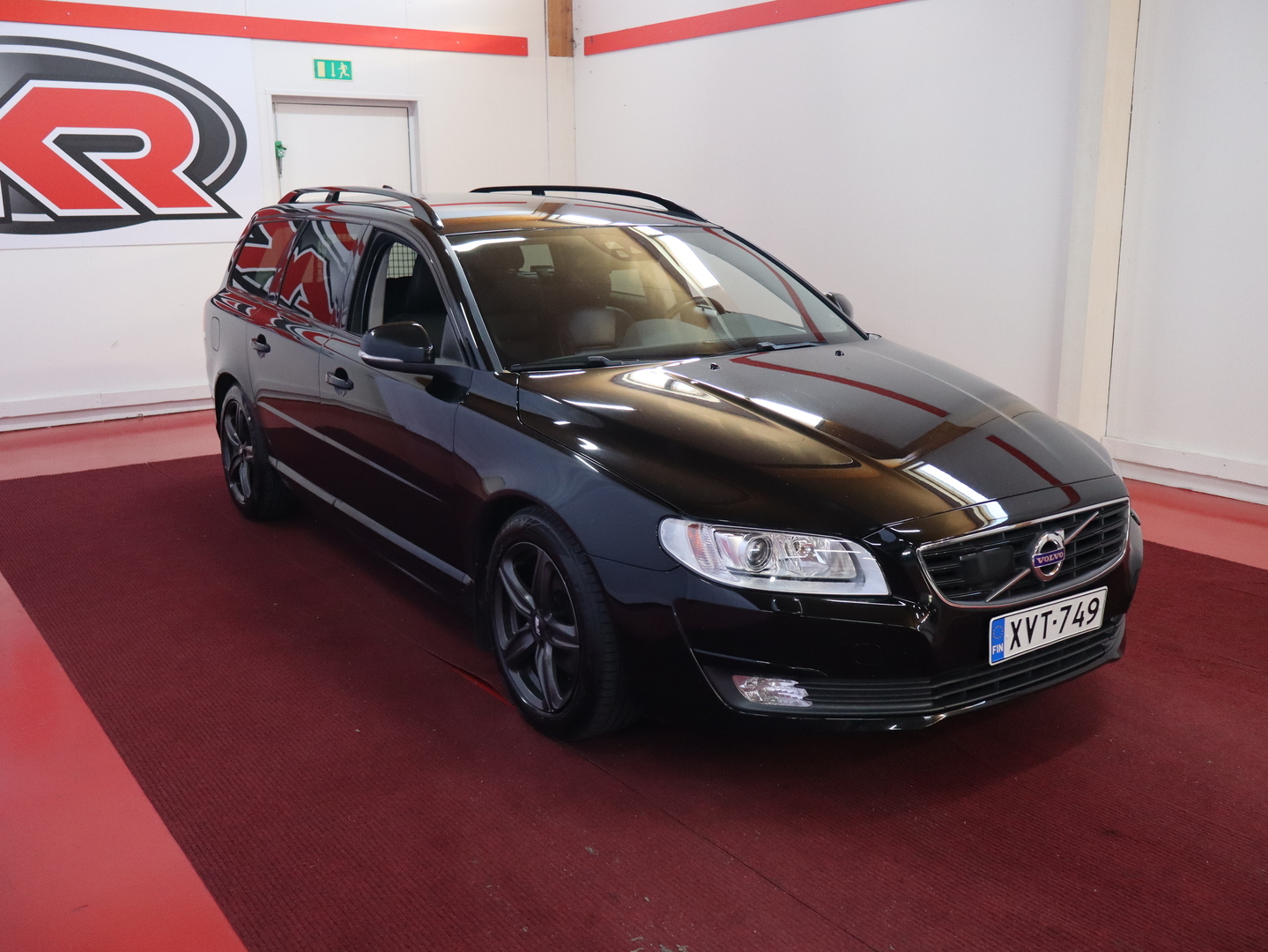 VOLVO V70 2016