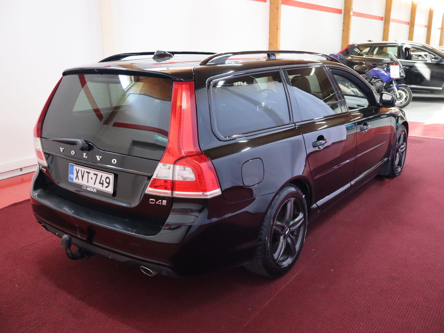 VOLVO V70 2016