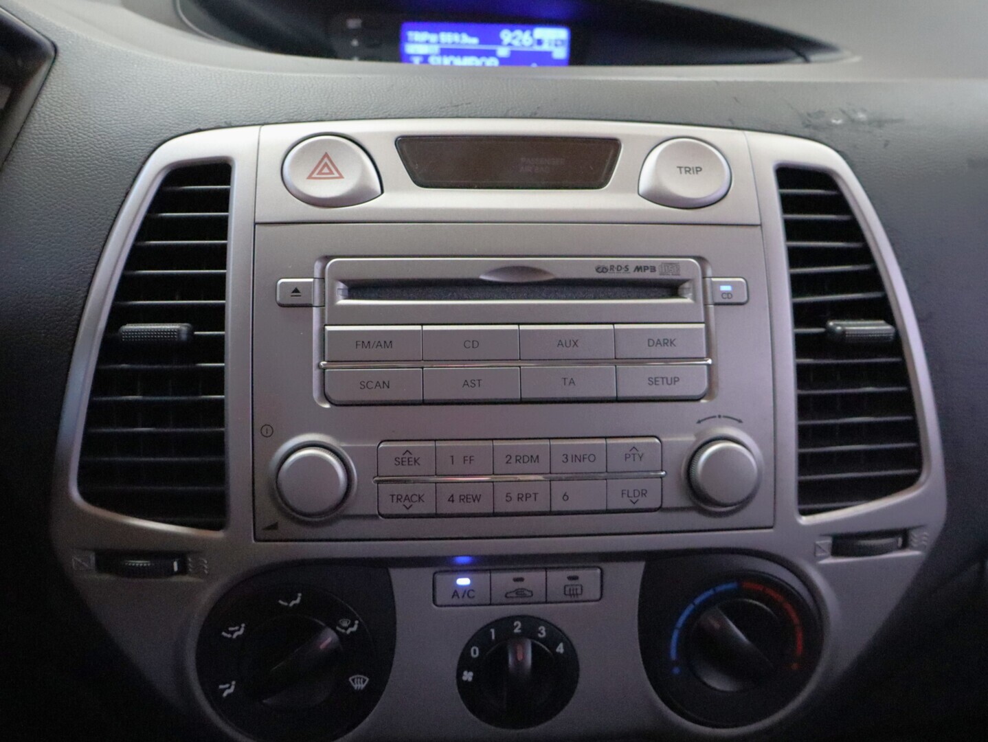 HYUNDAI i20 2011